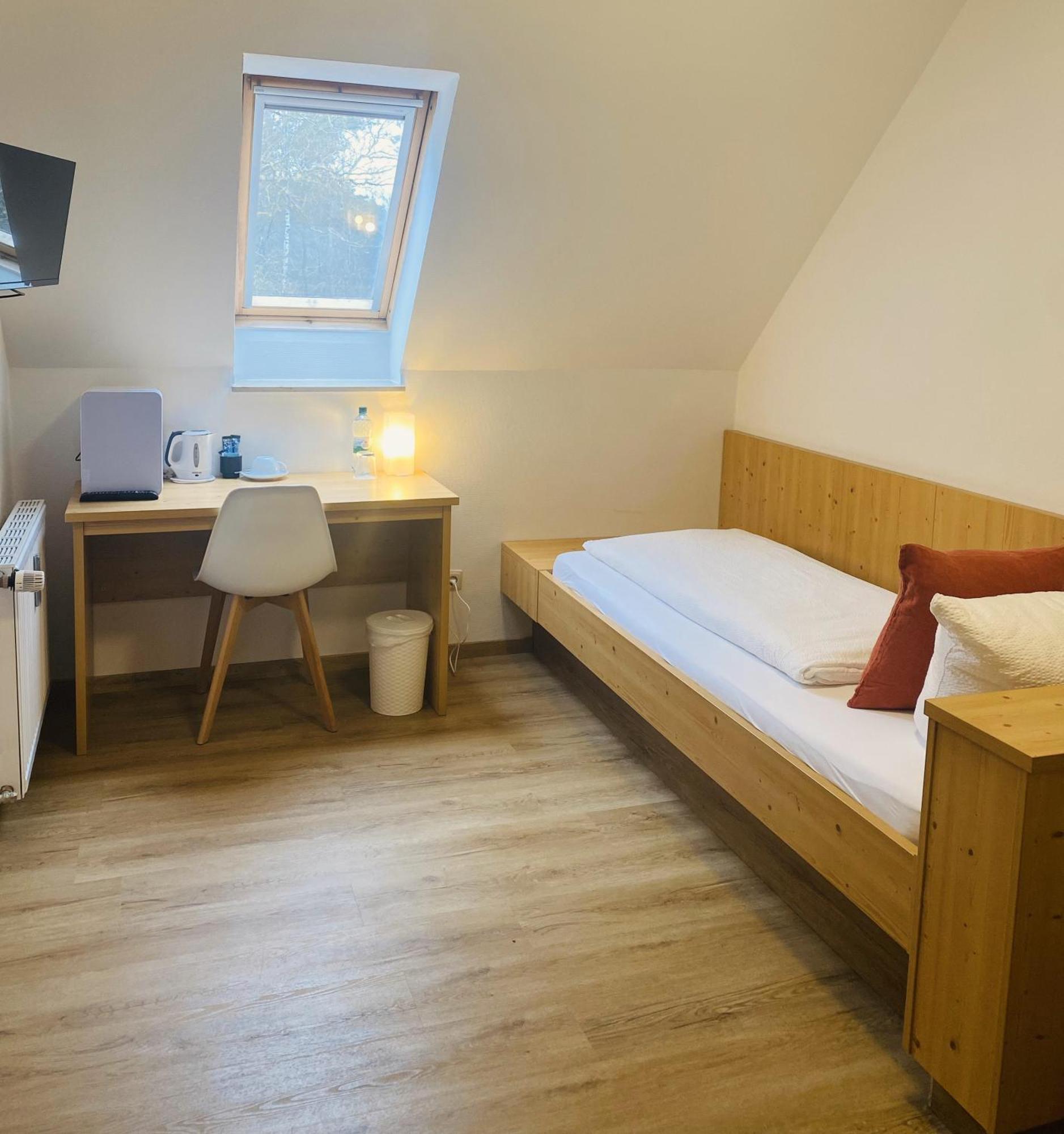 Gasthof Wilhelm Tell Fremdenzimmer Zirndorf Esterno foto
