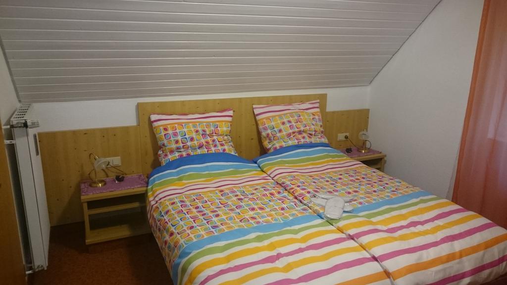 Gasthof Wilhelm Tell Fremdenzimmer Zirndorf Esterno foto