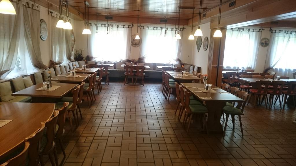 Gasthof Wilhelm Tell Fremdenzimmer Zirndorf Esterno foto