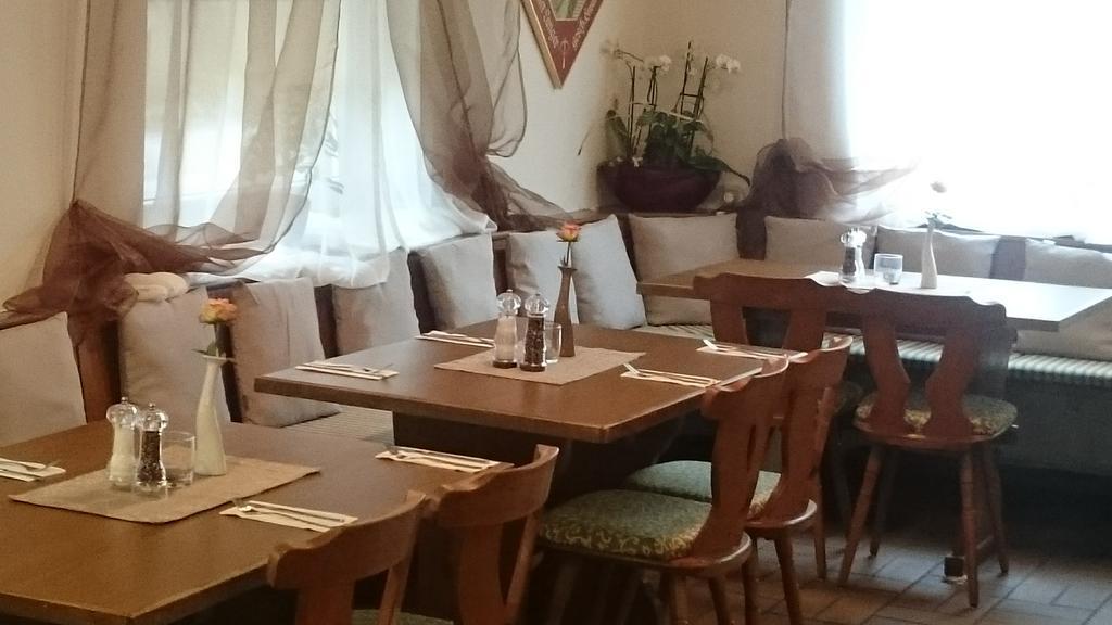 Gasthof Wilhelm Tell Fremdenzimmer Zirndorf Esterno foto