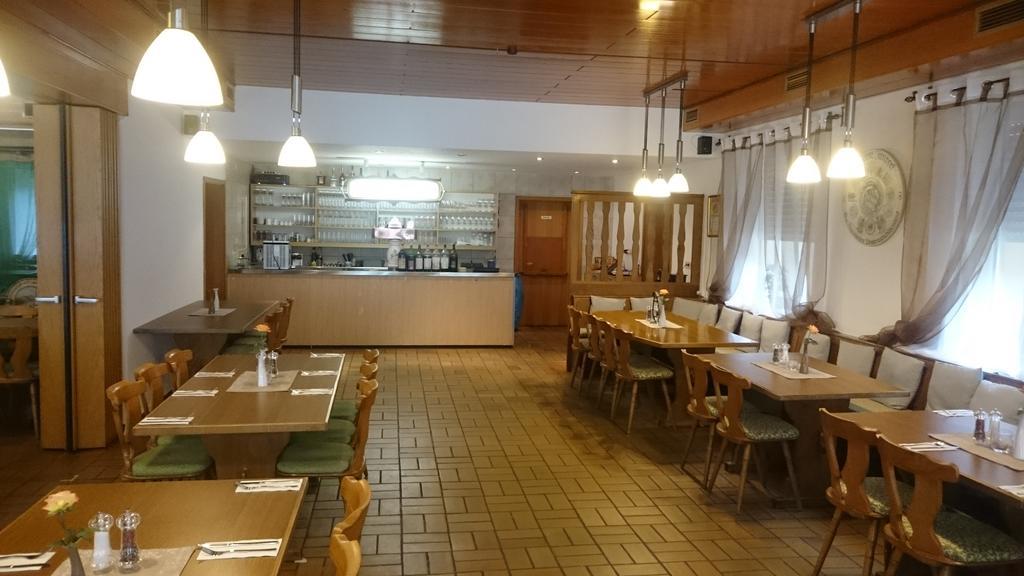 Gasthof Wilhelm Tell Fremdenzimmer Zirndorf Esterno foto